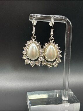 Nwot Pearl Teardrop Halo Dangle Earrings - Silver Tone